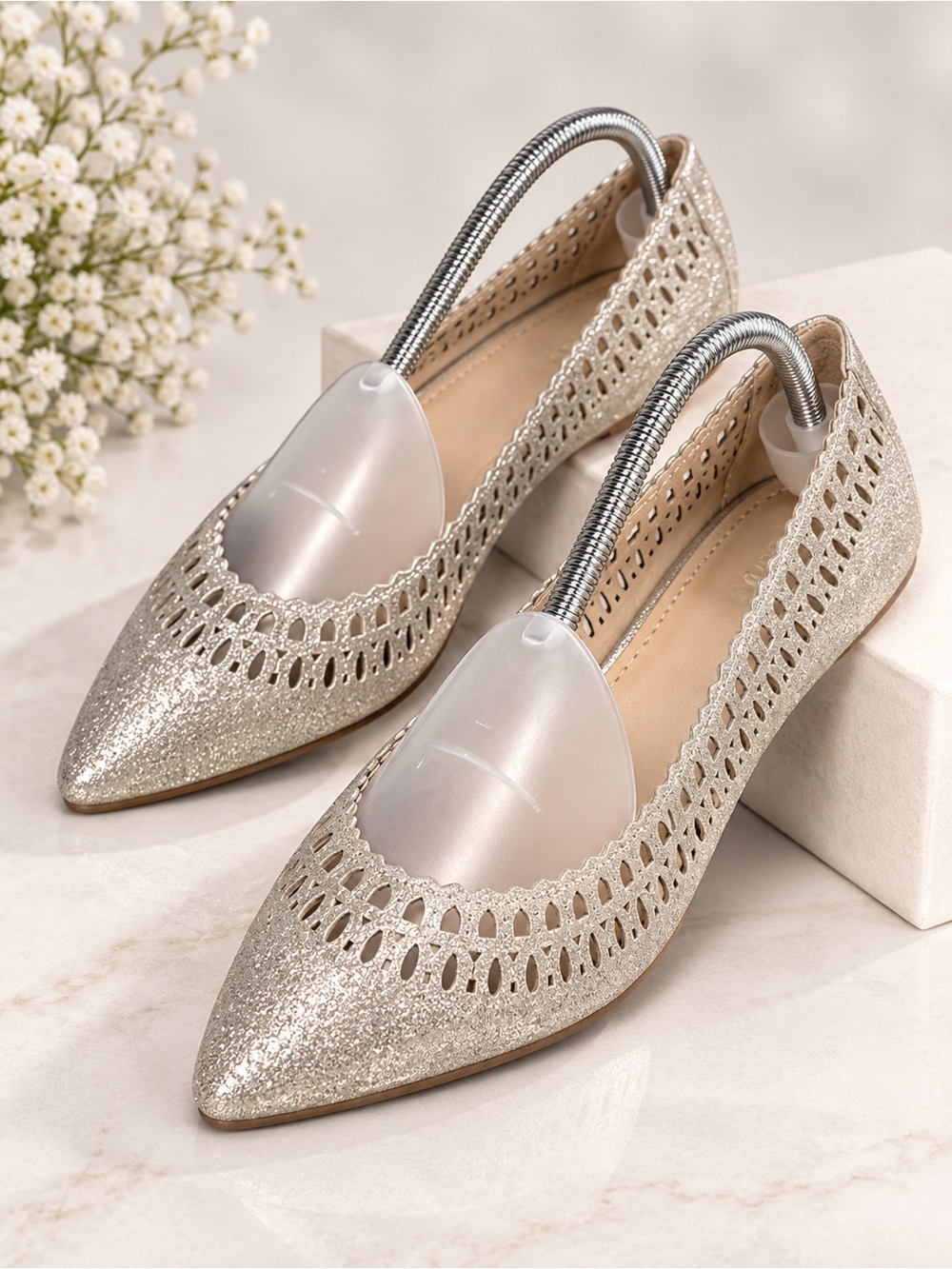 Joe’s Metallic Silver Leather Perforated Pointed Toe Flats Comfort Shoes Sz 10